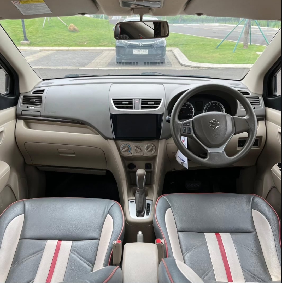 Ertiga Putih (Interior)
