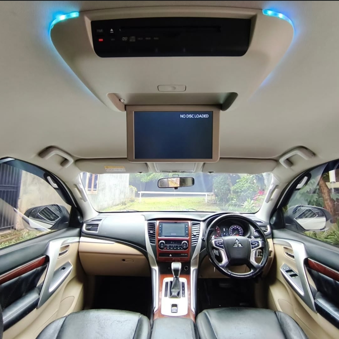 Pajero Interior
